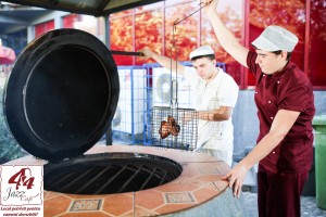 JazzCafe готовит мясные блюда в Tандыре (TANDOOR)