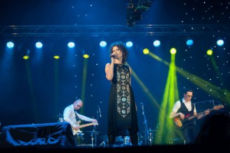 Natalia Barbu și Alex Calancea Band vor susţine un concert la Chișinău