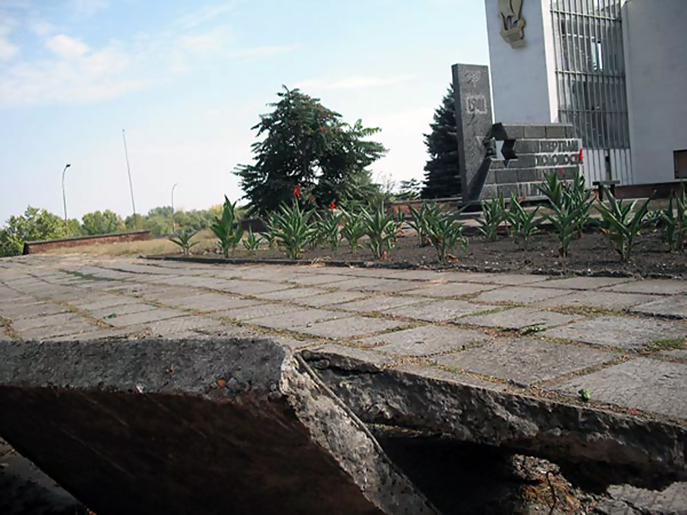 Бендеры. Памятник жертвам Холокоста.