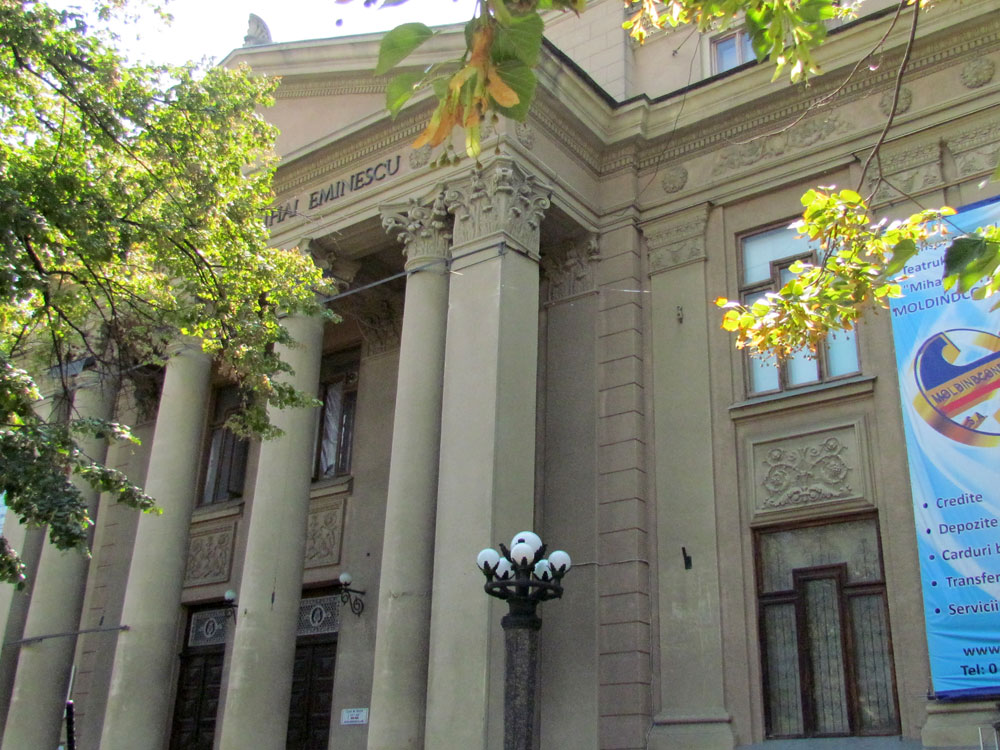 Teatrul Dramatic "M. Eminescu”