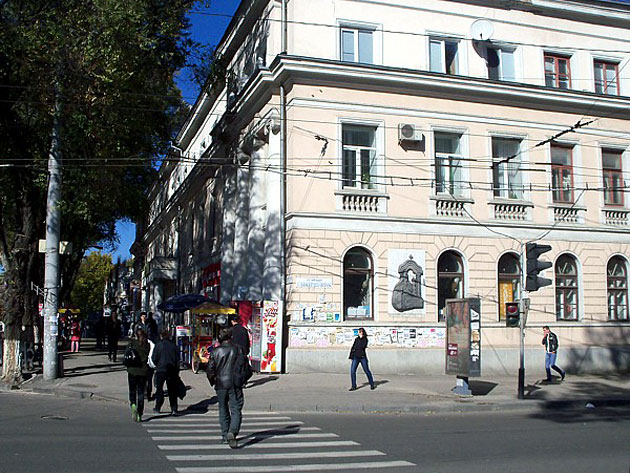 Мемориальная доска в память о Фёдоре Шаляпине