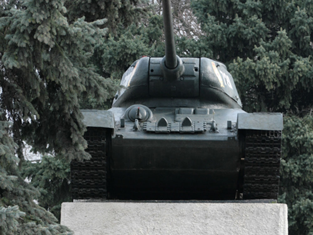 Мемориальный воинский памятник "Воинам-освободителям"