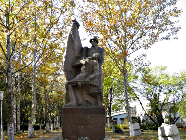 Монумент мирным жителям павшим в военных конфликтах ХХ века