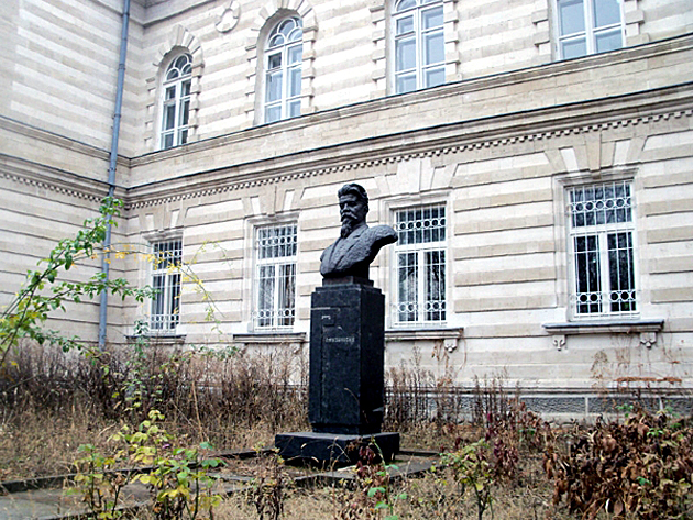 Monument Gabriel Muzichesku