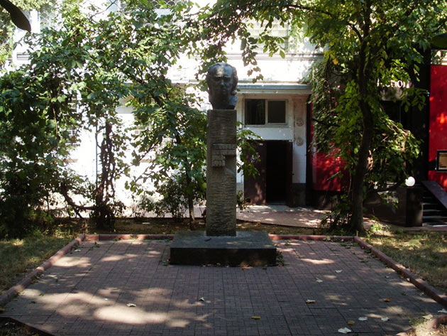 Памятник Николае Костенко