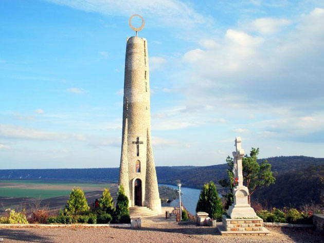 Памятник "Свеча Признательности"