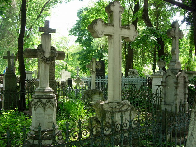 Римско-Католическое и Армяно-Григорианское кладбища