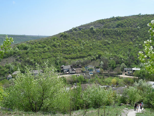 Monastery of the Holy Trinity (Saharna)