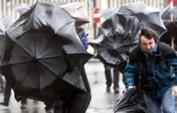 Франция и Великобритания страдают от ливней и бурь