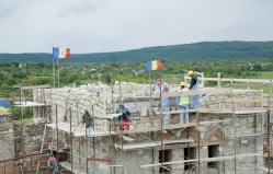 The tower at the entrance of the Soroca fortress is changing its look