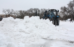 Более 40 снегоуборочных машин были брошены на расчистку столичных дорог