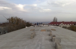 The roof of 28 Chisinau loft apartments that was burned down is almost ready