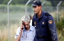Машинист поезда, потерпевшего крушение в Испании, под охраной полиции