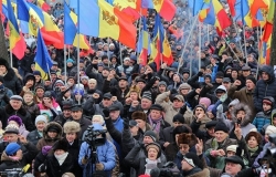 Митинг в поддержку нового правительства в Кишиневе