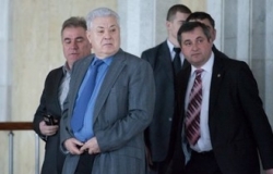 Не все депутаты спешат приступить к работе