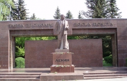 Памятник Ленину на "Молдэкспо" был осквернен вандалами