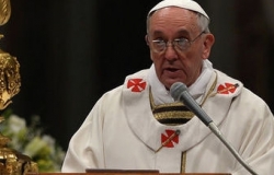 Папа Римский молится о погибших в Киеве