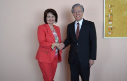 Ambassador of Japan has officially handed ownership documents of the book bus to the administration of Ion Creanga Library.