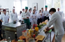 Şcolile profesionale din Moldova vor trece la o nouă formulă de finanţare