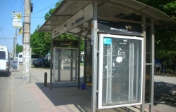 В Кишиневе ремонтируют остановки общественного транспорта