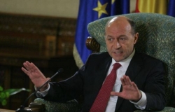 Траян Бэсеску потребовал снизить консульские сборы для граждан Молдовы