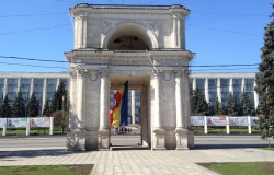 Триумфальная арка в Кишиневе признана одной из самых красивых в мире
