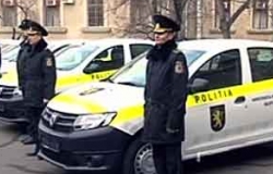 В канун Рождества, полицейским подарили новые служебные автомобили