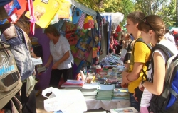 В Кишиневе открылась школьная ярмарка