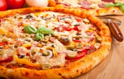 В Кишиневе выбрали самого быстрого поедателя пиццы