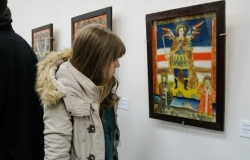В Национальном художественном музее Молдовы открылась выставка икон на стекле