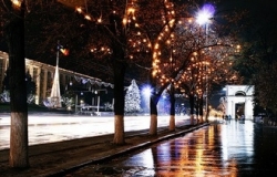 Chisinau residents were gifted the main Christmas tree